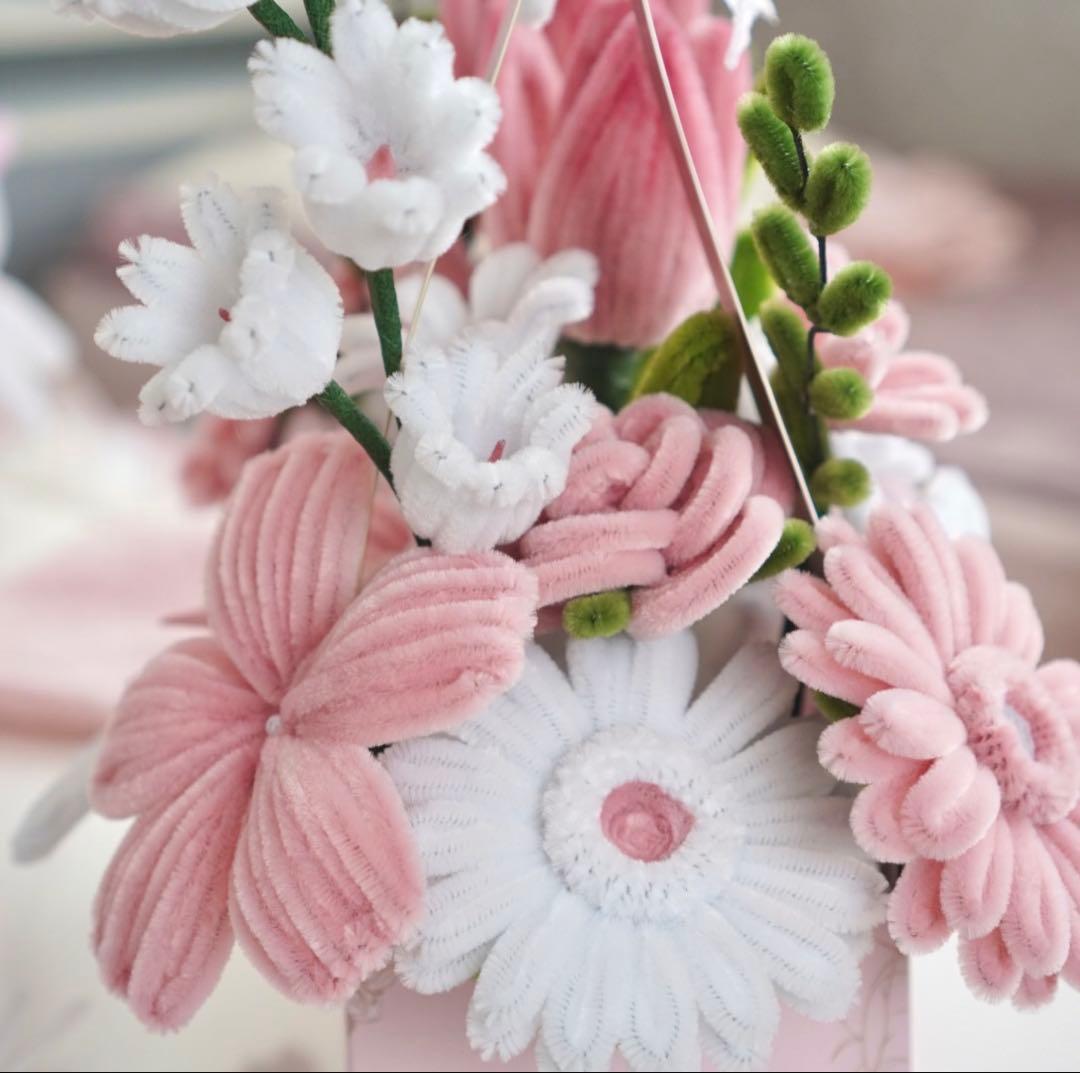 ピンクホワイト花のブーケ　ギフトボックス入り