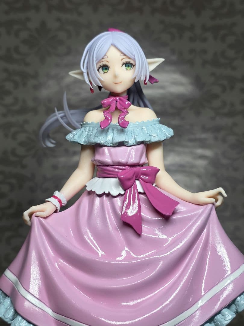 フリーレン（ドレスver.）Corefulフィギュアのリペイント品