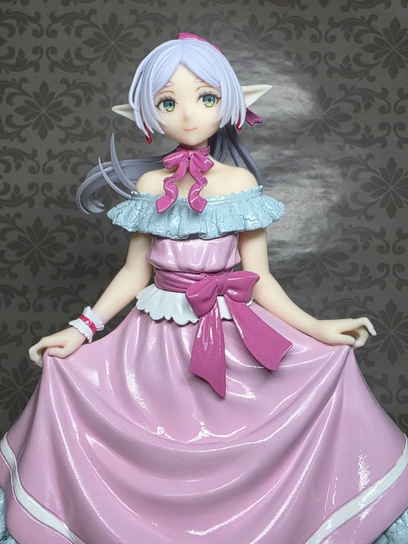 フリーレン（ドレスver.）Corefulフィギュアのリペイント品