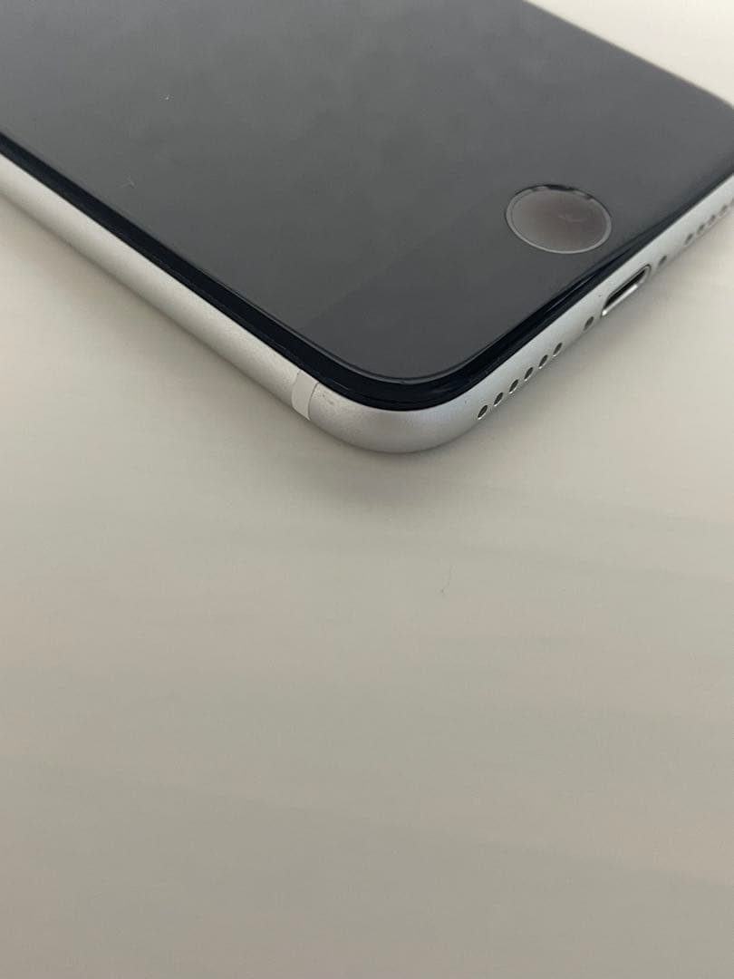iPhone SE2 128GB ホワイト SIMフリー 本体 24時間以内発送
