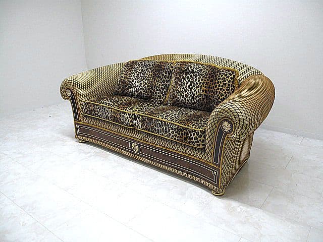【展示品】 ヴェルサーチ ホーム　レオパード柄2人掛けソファ フェザークッション