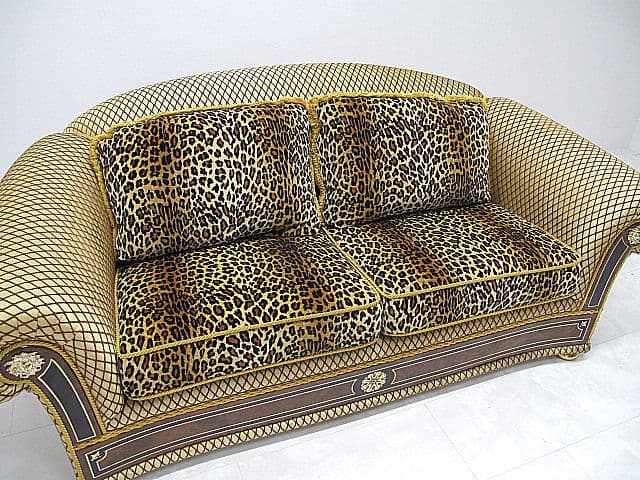 【展示品】 ヴェルサーチ ホーム　レオパード柄2人掛けソファ フェザークッション