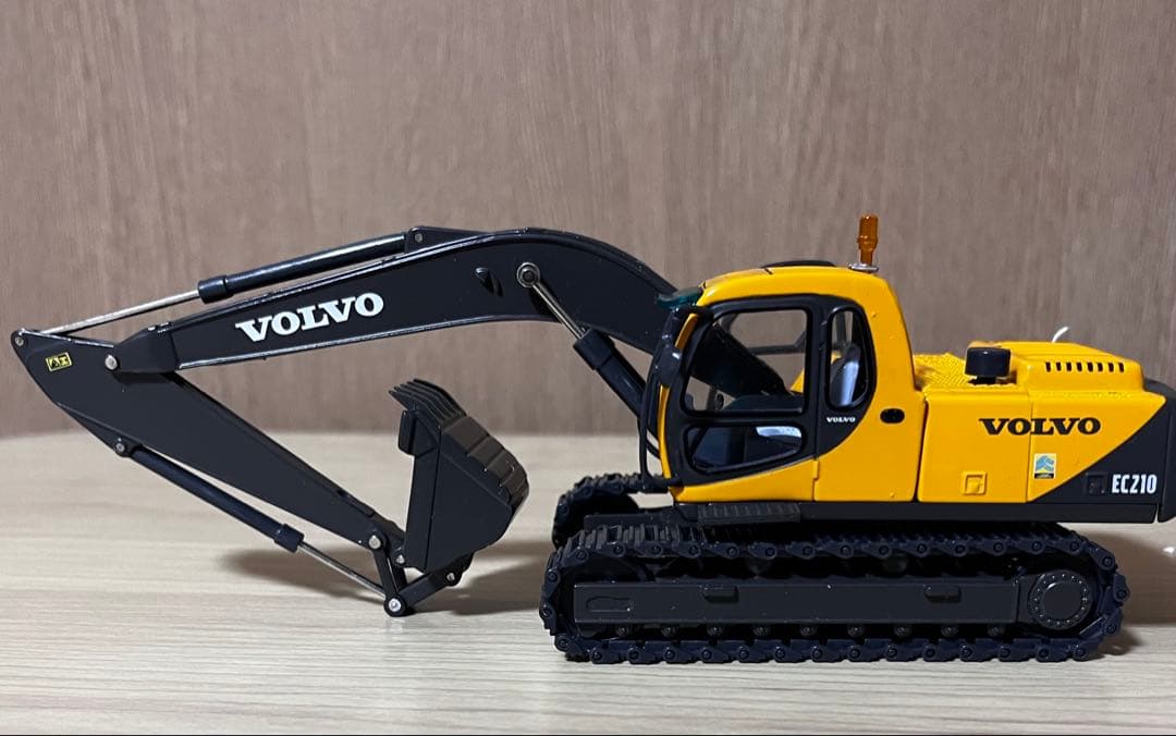 建機 VOLVO EC210 油圧ショベル 1/50 ミニチュア おまけ付き！
