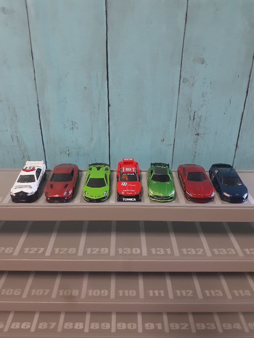 Nok　自作ミニカー収納棚9段168台ロータリー交差点付きトミカ