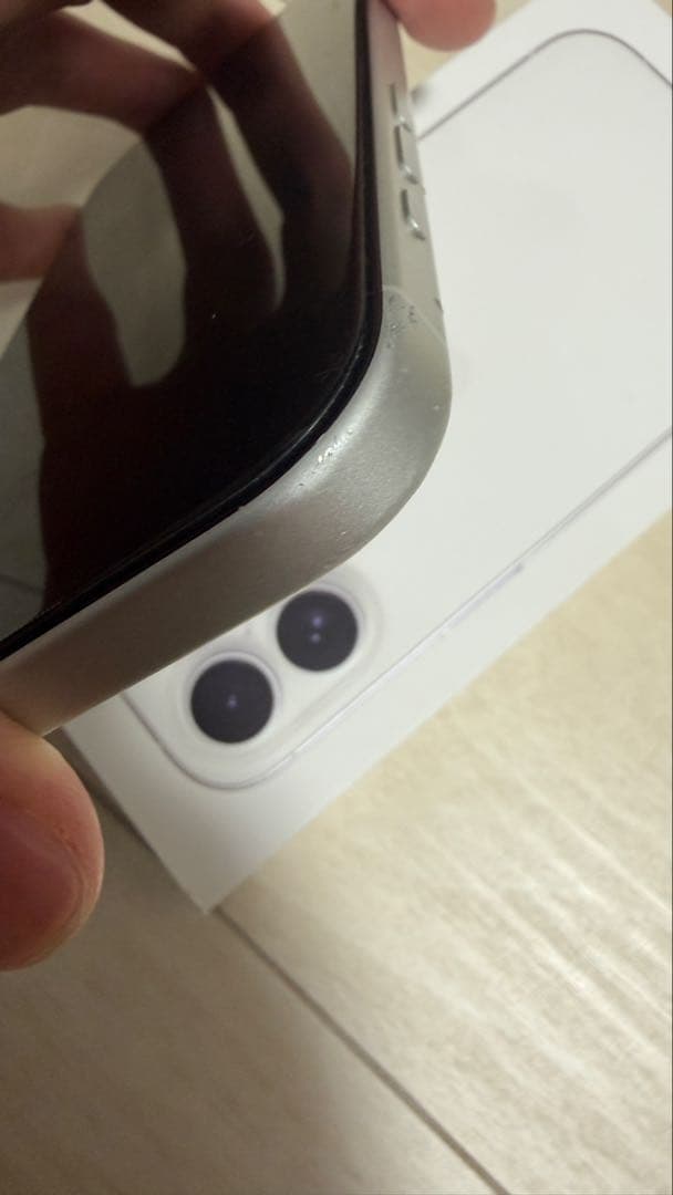 Apple iPhone16本体 ホワイト　128GB