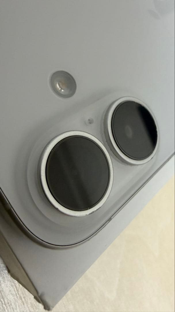 Apple iPhone16本体 ホワイト　128GB