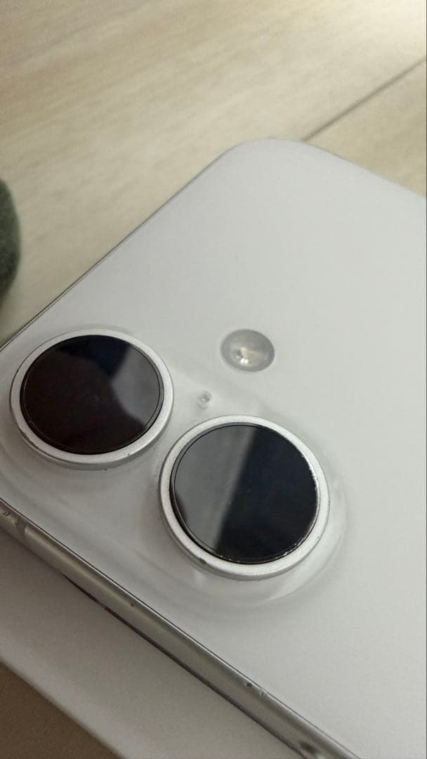 Apple iPhone16本体 ホワイト　128GB