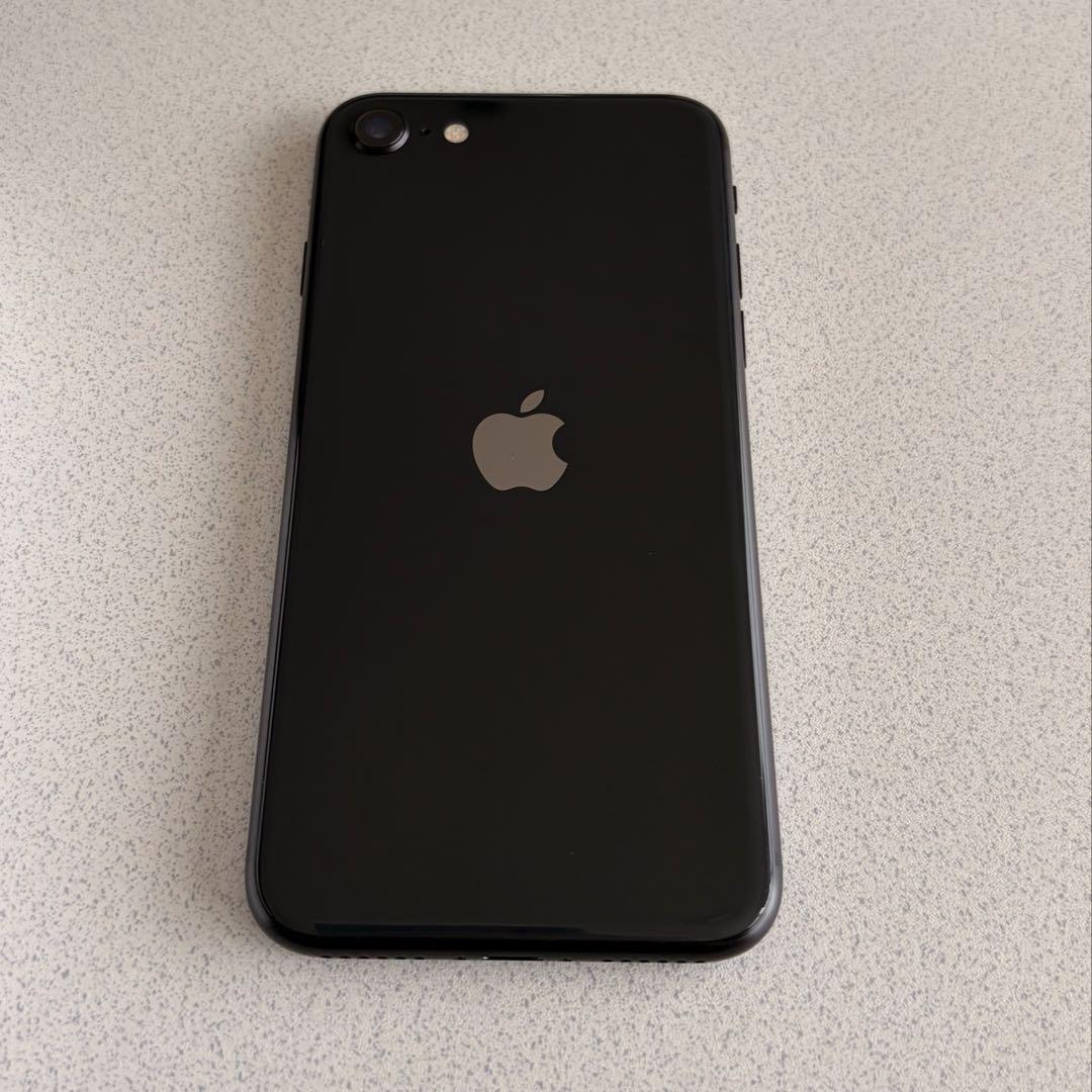 Apple iPhone SE (第2世代) 64GB SIMフリー
