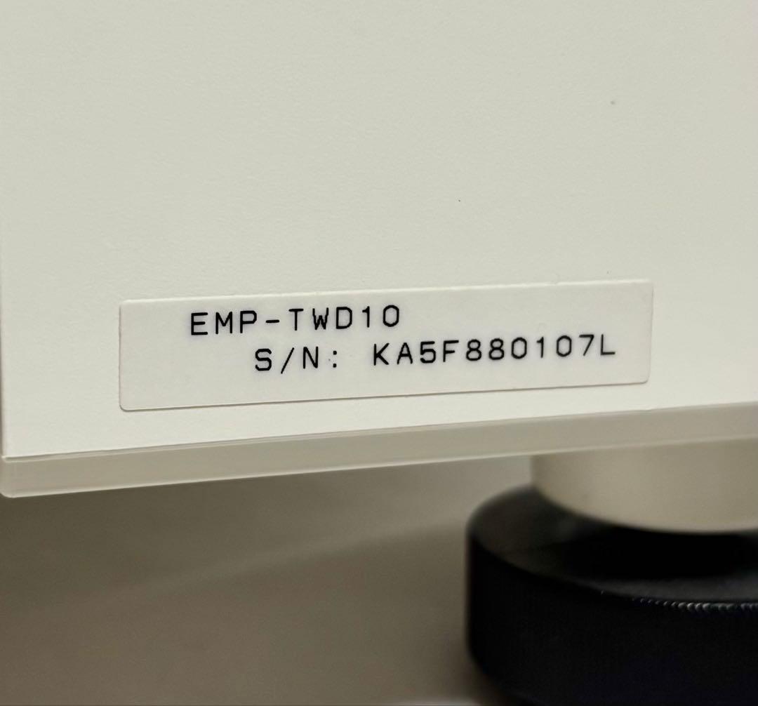 【DVDプレーヤー付】EPSON 3LCDプロジェクター EMP-TWD10