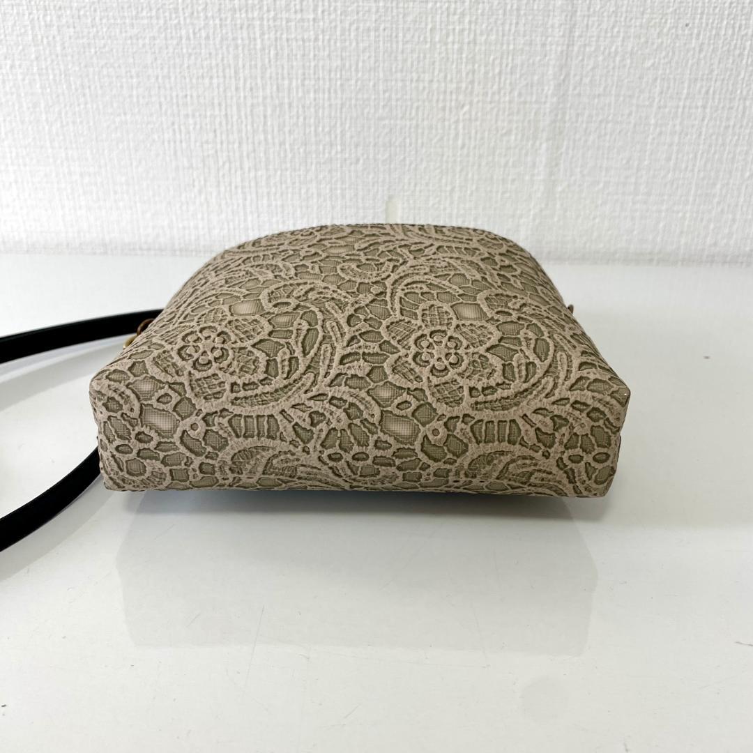 立体レース模様 がま口バッグ と スマホショルダー 2点セット 合皮 グレー＆黒