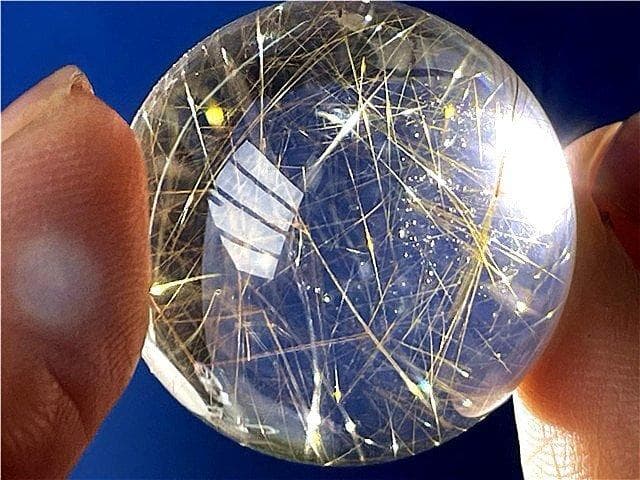 AAA級天然ゴールドルチルクォーツ丸玉B88P1/303P07D