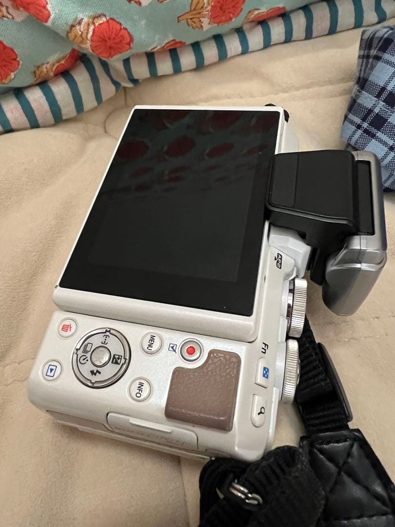 OLYMPUS PEN LITE E-PL7 （Wi-Fi対応）