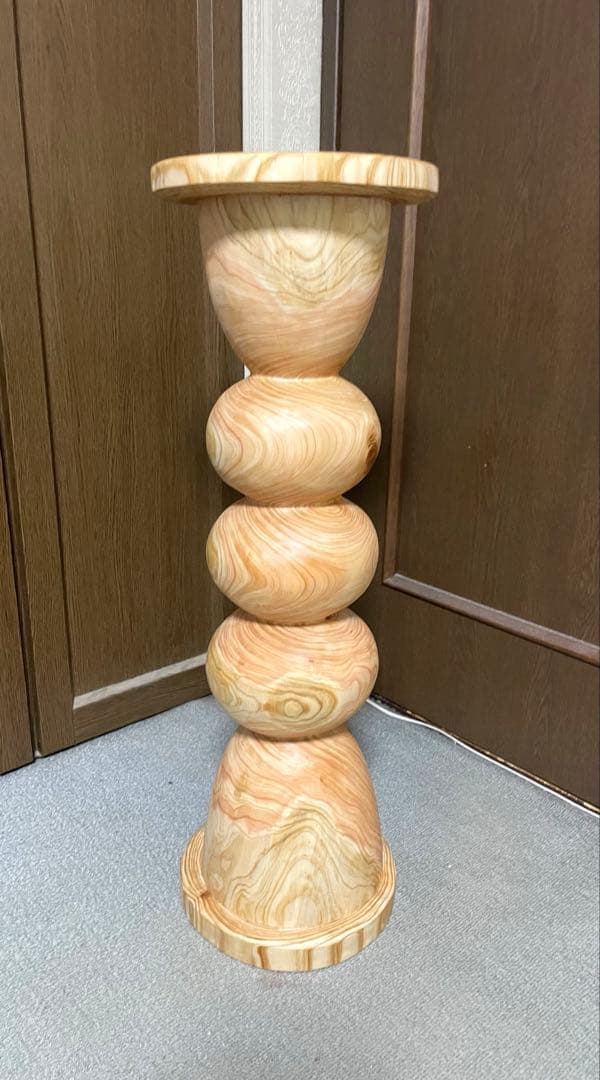 丸太　(ハピネス三茶)　観葉植物スタンド 球体デザイン