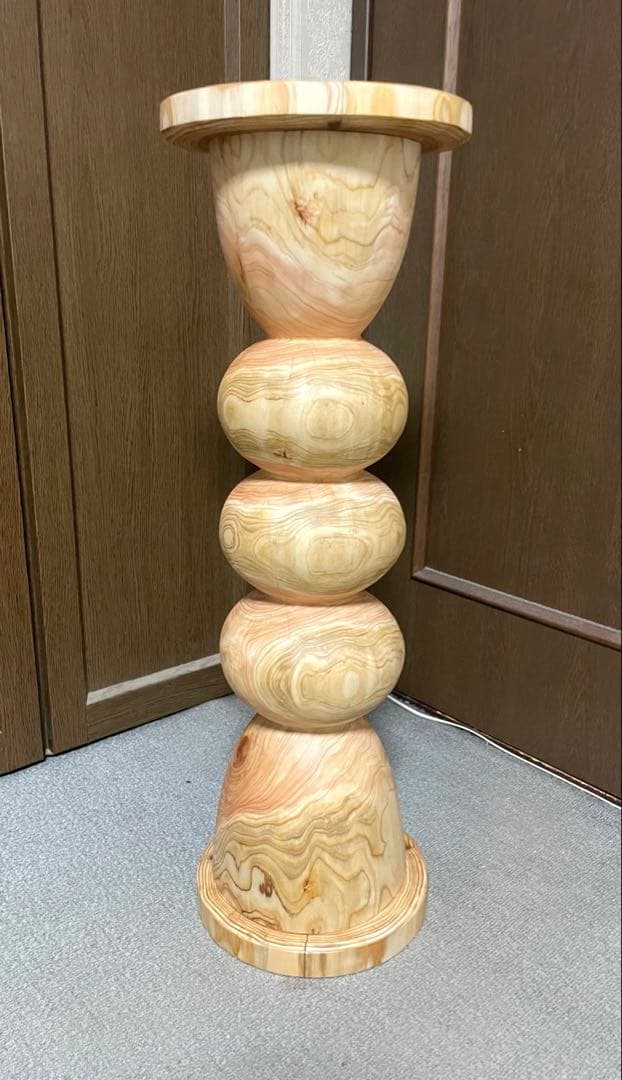 丸太　(ハピネス三茶)　観葉植物スタンド 球体デザイン