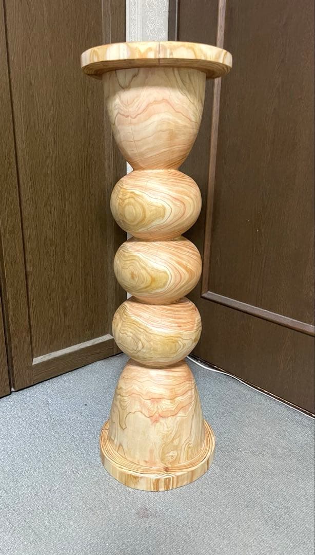 丸太　(ハピネス三茶)　観葉植物スタンド 球体デザイン