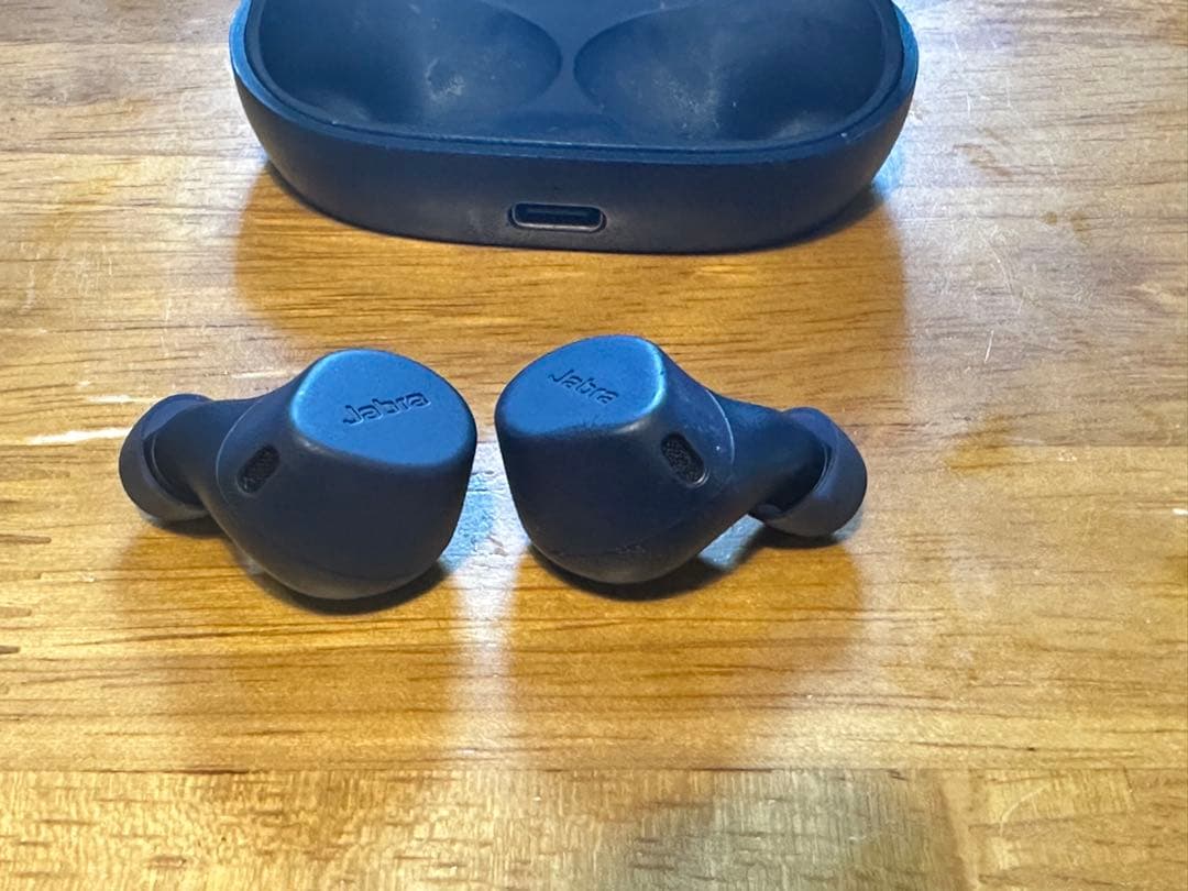 Jabra Elite 7 Active ワイヤレスイヤホン　Qi充電器付