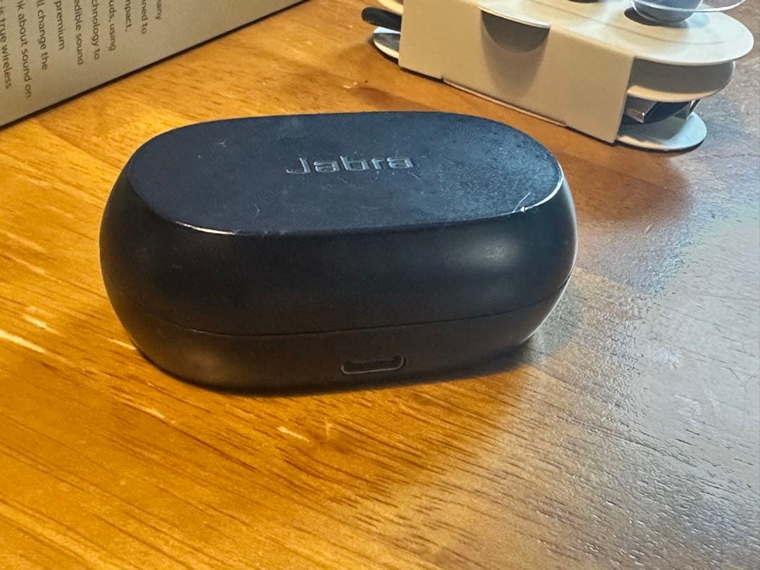 Jabra Elite 7 Active ワイヤレスイヤホン　Qi充電器付