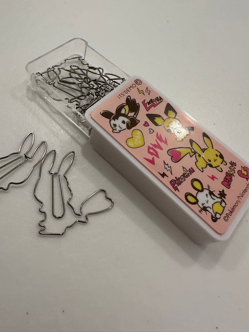 イッツデモ　ポケモン　電気ポケモンとピカチュウのクリップ　ペンケース　2点セット