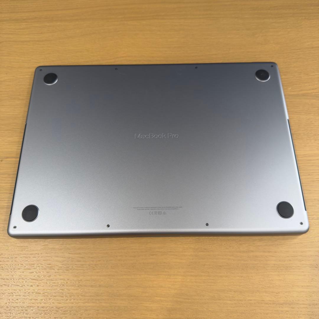 【超美品】MacBook Pro 16インチ M1 Pro 16GB 1TB