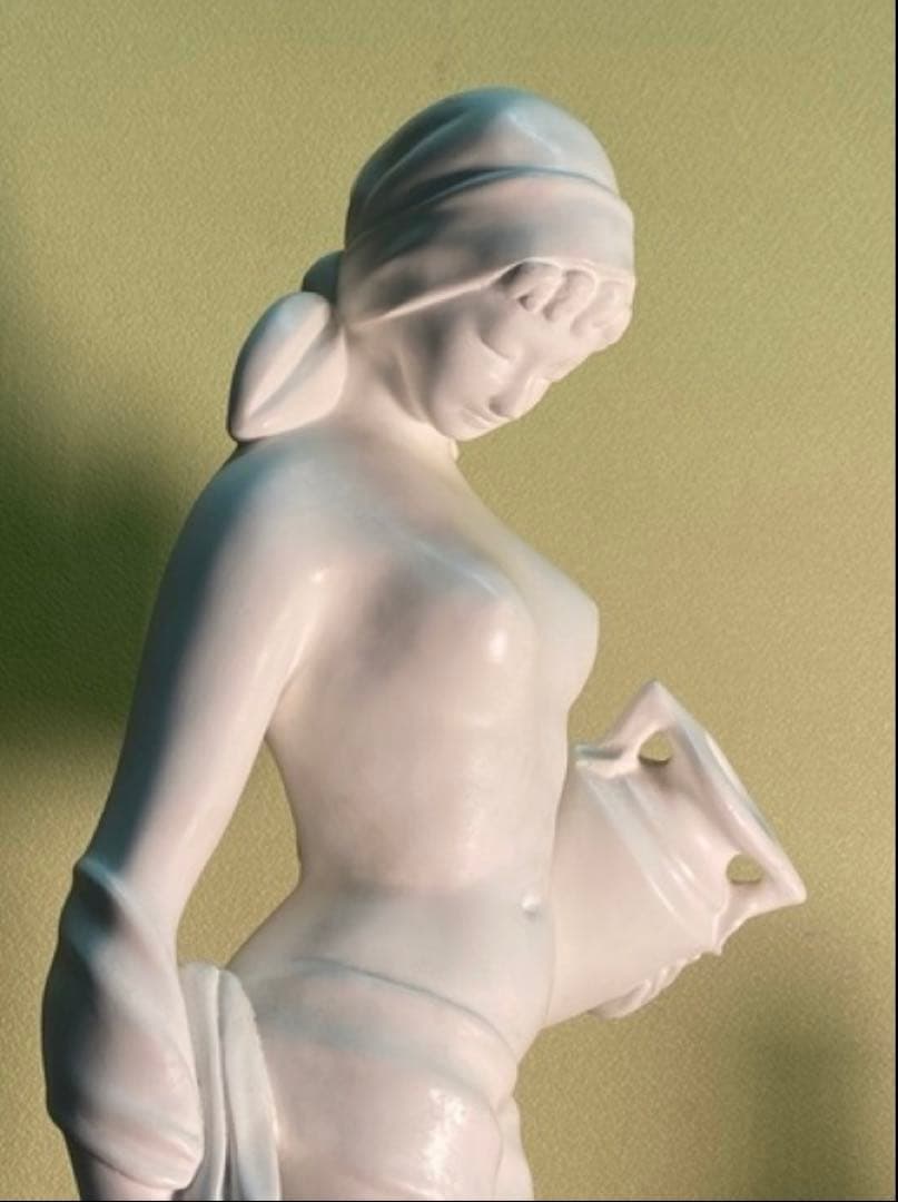 置き物　水の精　女性　彫刻　（約）高さ66cm 幅　22cm