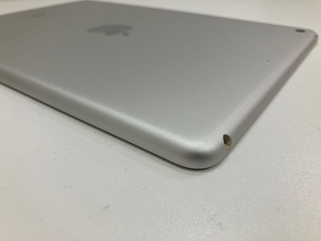 【iPad　第6世代】128GB　A1893