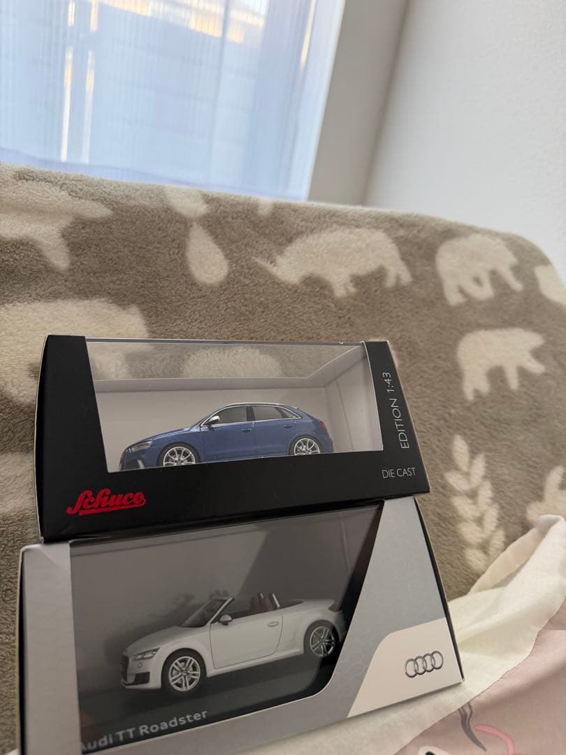 Audi RS Q3 ミニカー 1/43 Schuco