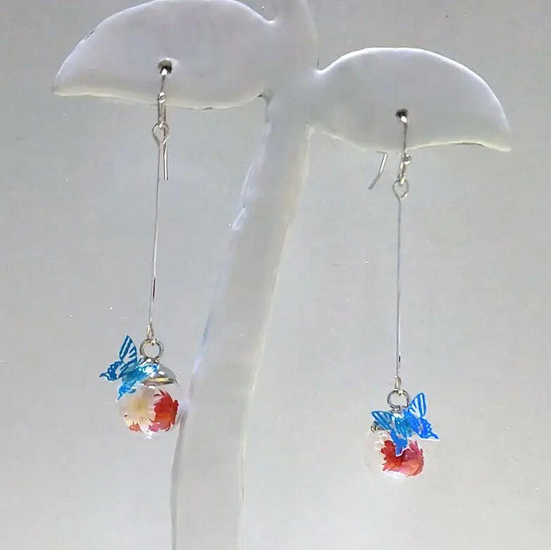 【425】ガラスドームと蝶々のピアス／イヤリング ／スターフラワー