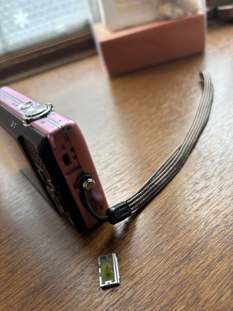 Nikon COOLPIX ピンク コンパクトデジタルカメラ　充電器付