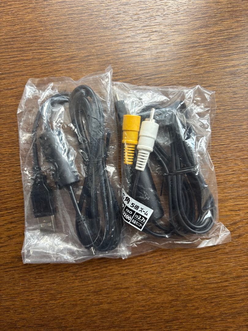 Nikon COOLPIX ピンク コンパクトデジタルカメラ　充電器付