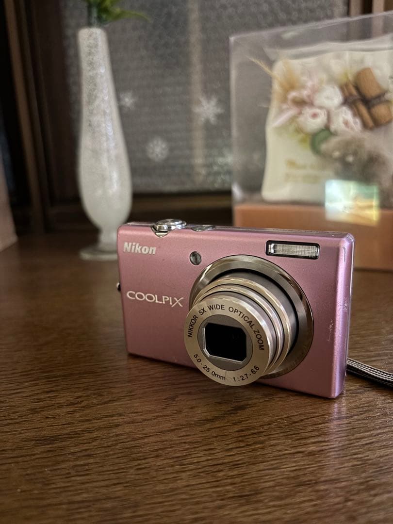 Nikon COOLPIX ピンク コンパクトデジタルカメラ　充電器付