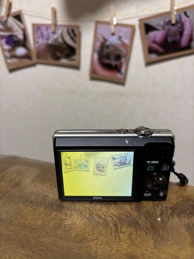 Nikon COOLPIX ピンク コンパクトデジタルカメラ　充電器付