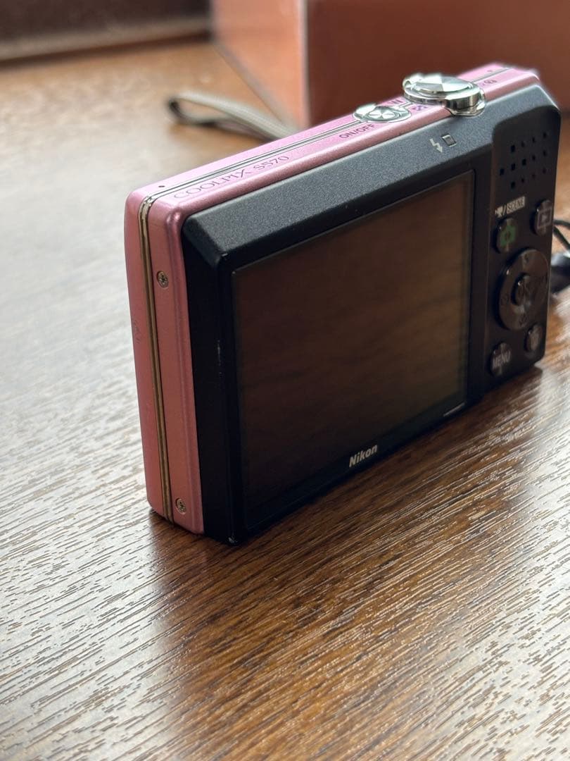 Nikon COOLPIX ピンク コンパクトデジタルカメラ　充電器付