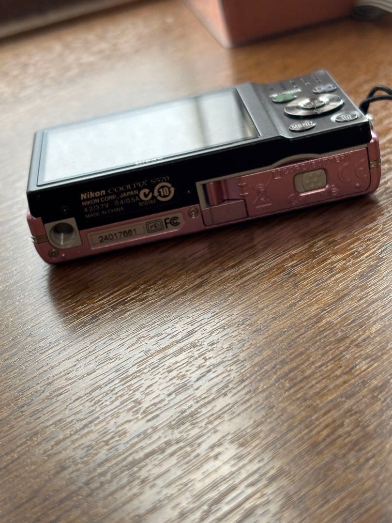 Nikon COOLPIX ピンク コンパクトデジタルカメラ　充電器付