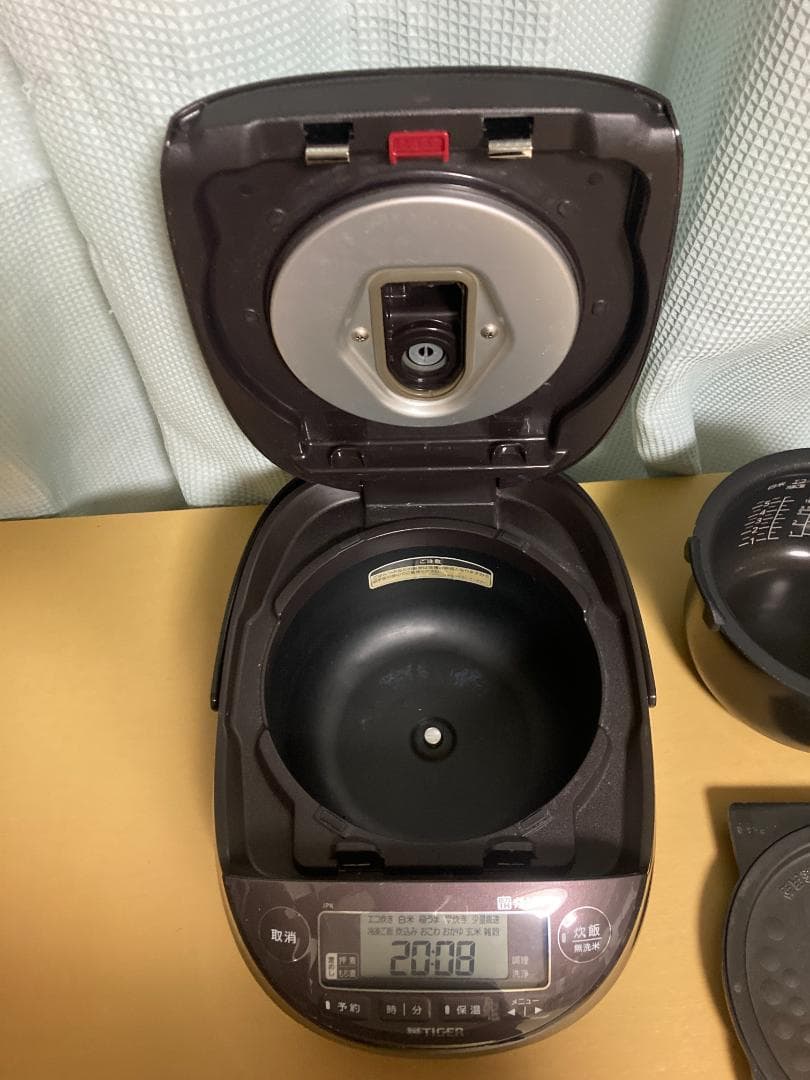 ★TIGER JPK-B100 圧力IH炊飯 ジャ2020 年製 5.5合炊き