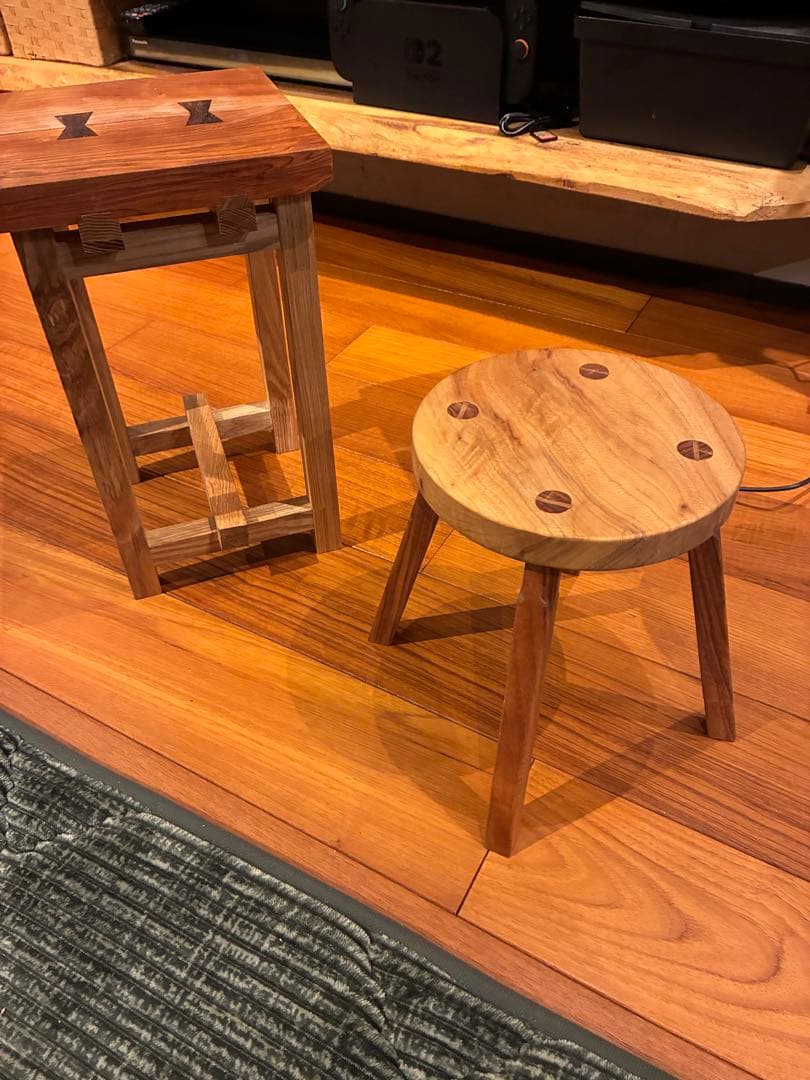 無垢材楠と桜スツール ミニスツール 花台 サイドテーブル ハンドメイド 丸椅子