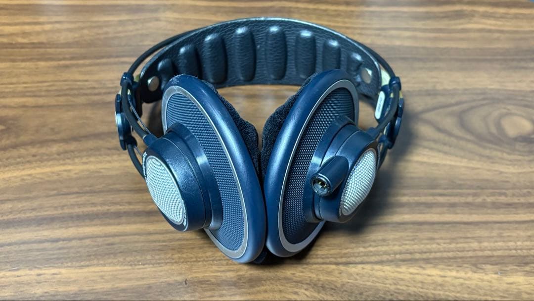 AKG K702（開放型ヘッドホン）