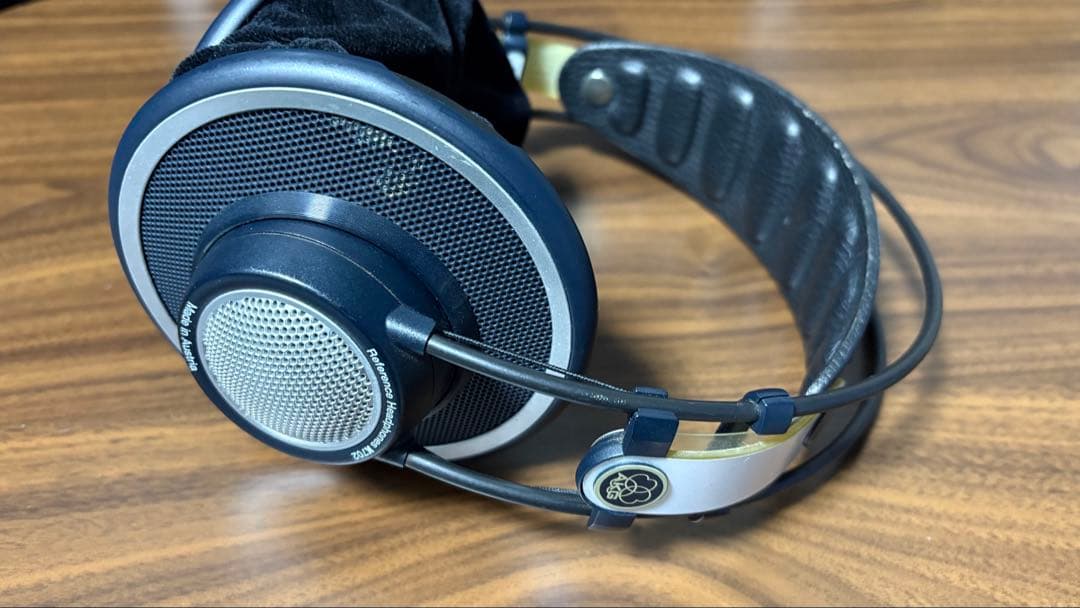 AKG K702（開放型ヘッドホン）