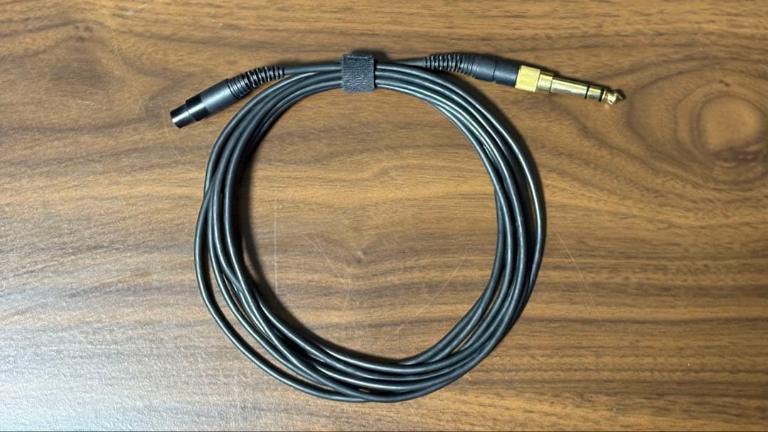 AKG K702（開放型ヘッドホン）