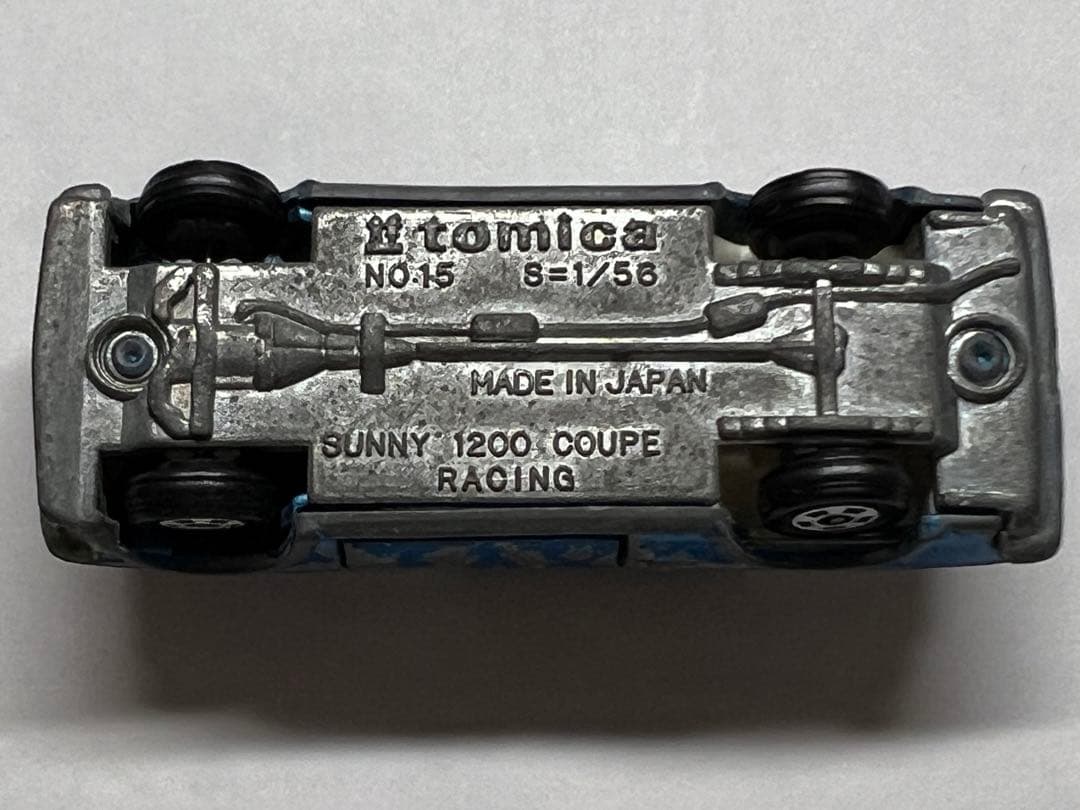日本製トミカ　サニー1200クーペレーシング