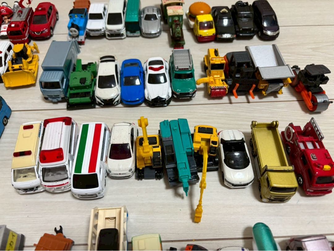 トミカ まとめ売り　80台以上