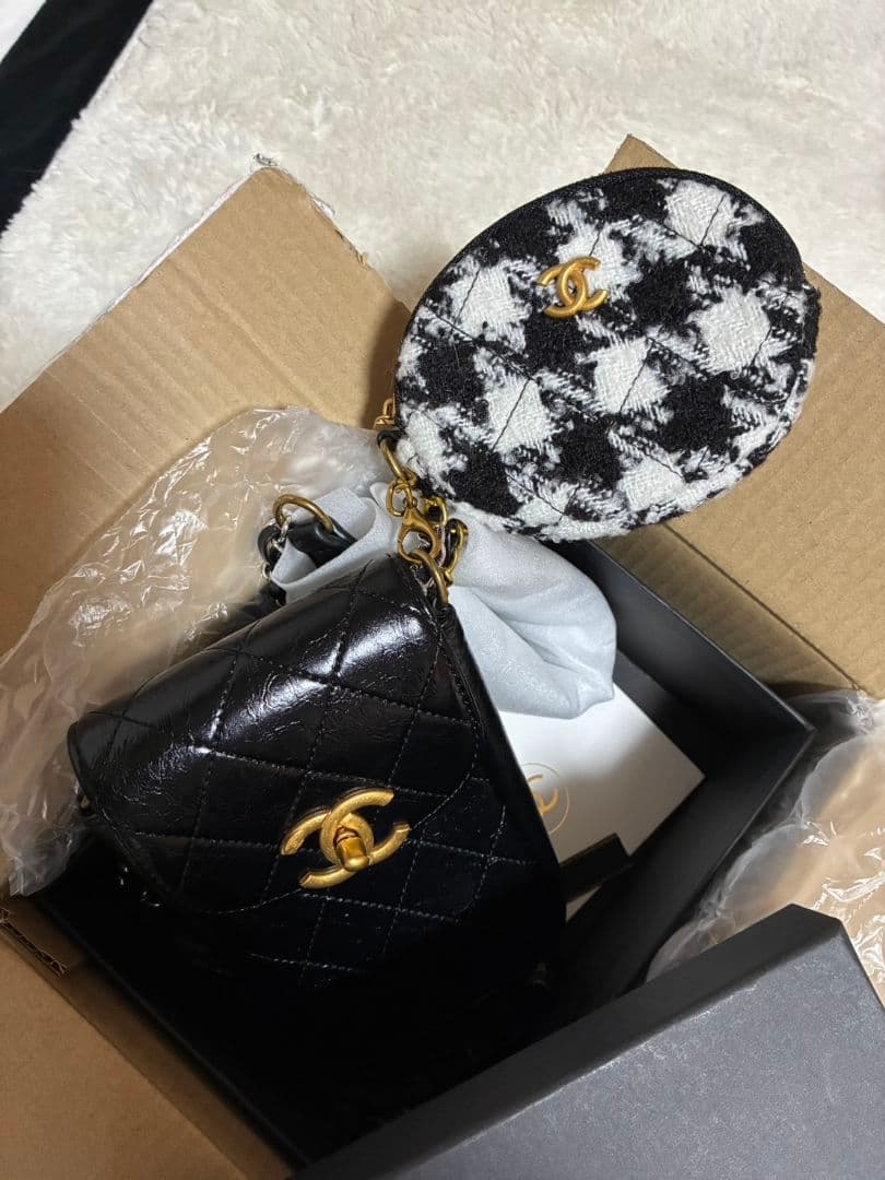 CHANEL 　VIPノベルティ　ブラックショルダーバッグ ポーチ付き
