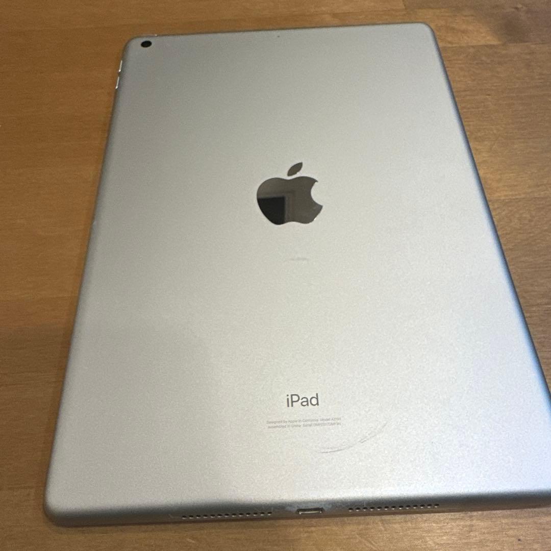 ジャンクiPad 第7世代 箱、充電器、ケーブル、説明書付き