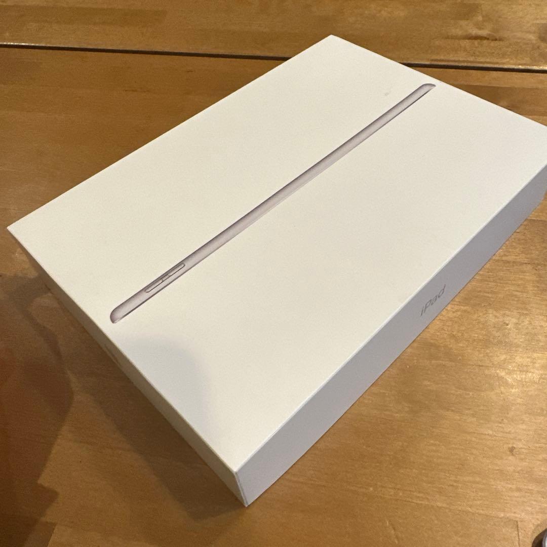 ジャンクiPad 第7世代 箱、充電器、ケーブル、説明書付き