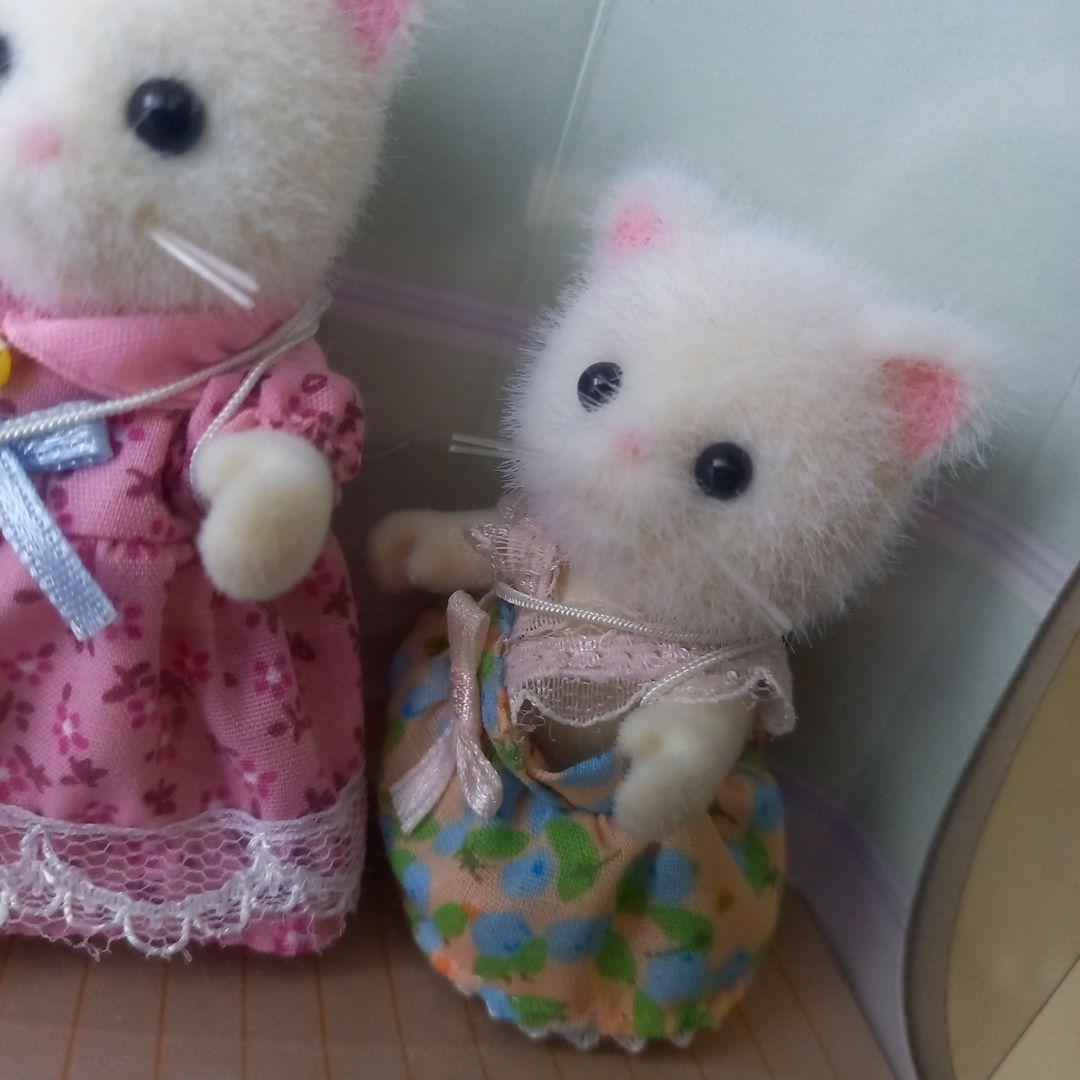 シルバニアファミリー　ペルシャネコファミリー　オープンハンド　海外版　旧タイプ