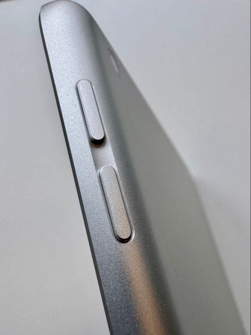 【美品】Apple iPad 第7世代 10.2インチ シルバー 本体