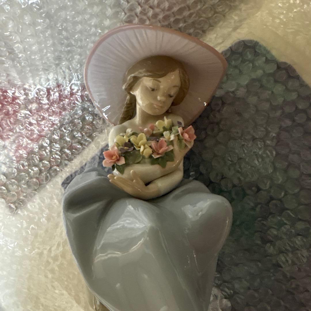 LLADRO 陶器製女性像 235