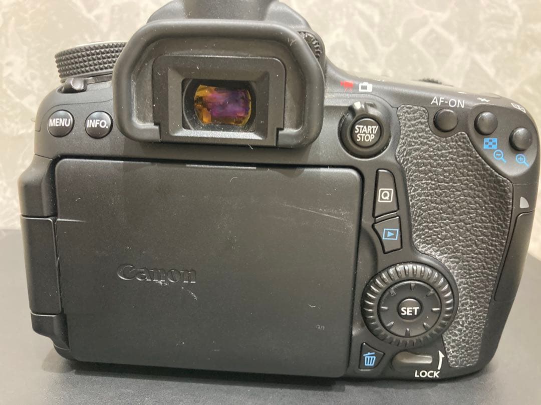 美品 CANON キャノン EOS 70D ボディ 本体のみ 動作確認済み