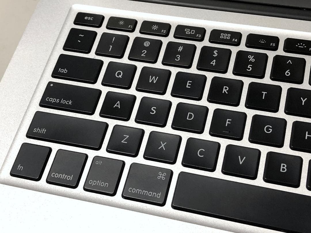 8GB MacBook Air 13インチ Mid 2013 A1466ジャンク