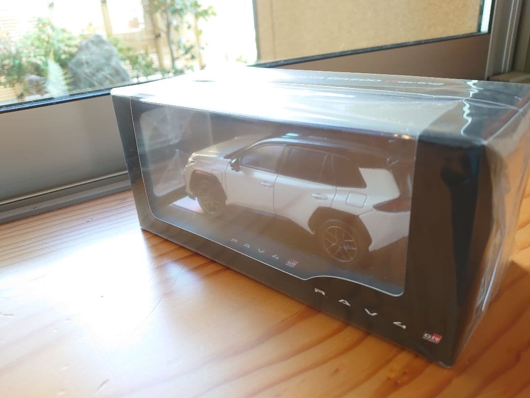 ☆ゲリラSALE 新型RAV4　GRスポーツ　プラチナ　ホワイト　カラーサンプル