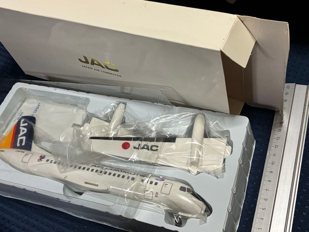 i*y様 逸品JAS日本エアシステムカラー YS-11 精密卓上モデル＋ポストカ